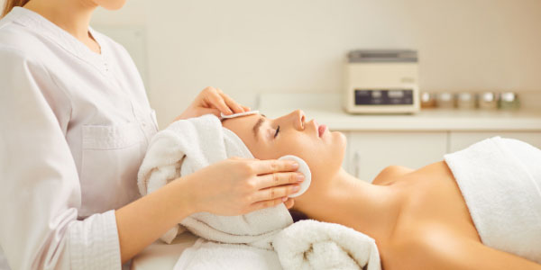 New-Leaf-Spa-Laser-Chemical-Peels-What-To-Expect-Step1-600x300